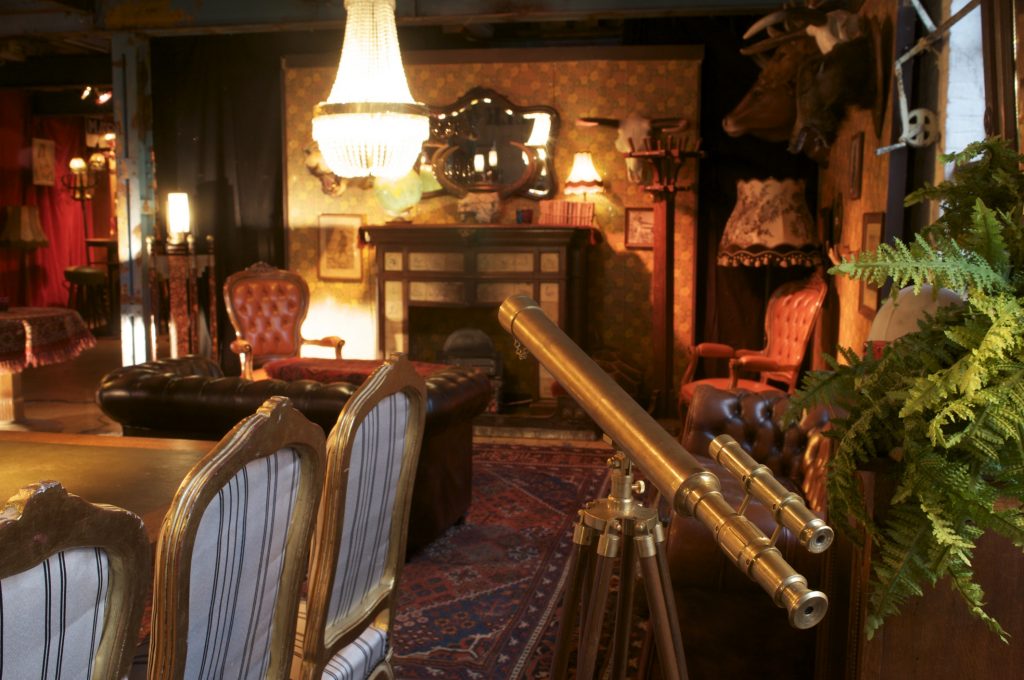 Herensociëteit chesterfield - Livingstone Lounge